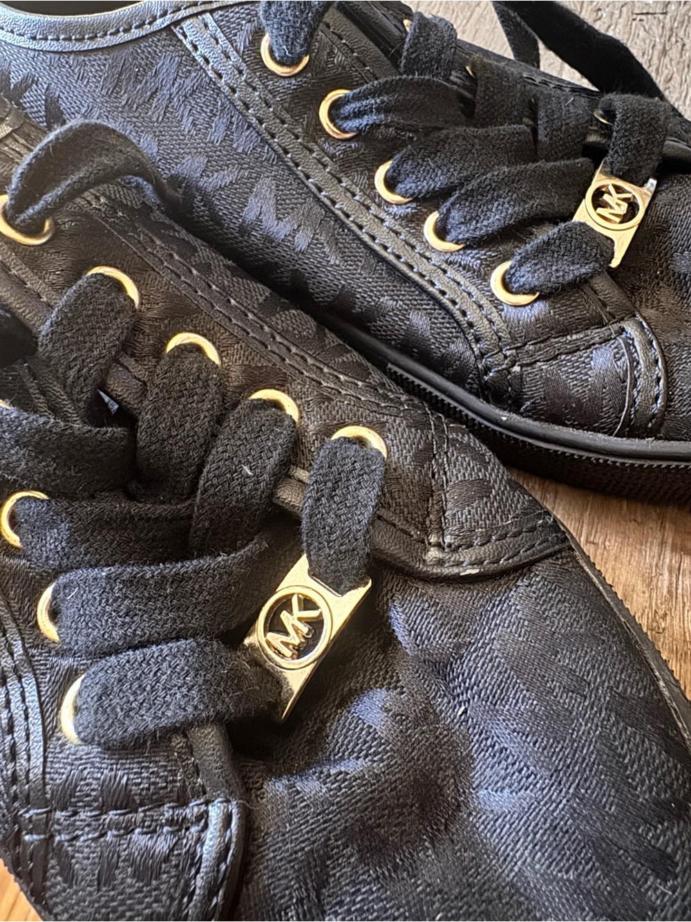 Michael Kors Boerum low-top lace-up sneakers in black